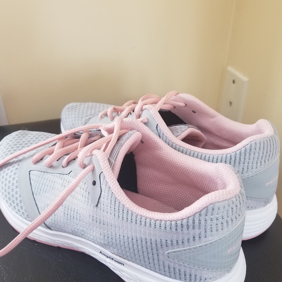 Asics Running Shoes. Size 5. Very good condition - Picture 3 of 8